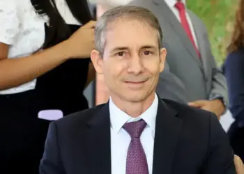 Com saída a pedido de Josué Amorim, Laurez Moreira define Nivair Borges como novo procurador-geral; ex-prefeitos de Piraquê e Porto Nacional ingressam no governo