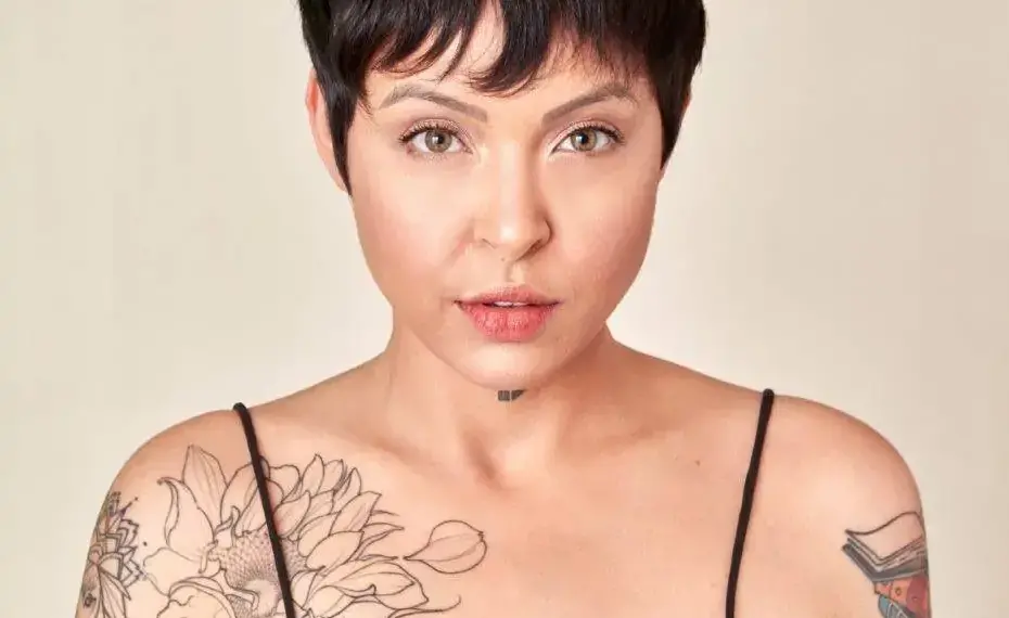 Participantes do Festival SESI Vozes da Indústria Tocantinense abrem show da atração nacional Kell Smith