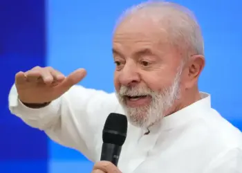 Lula diz ao New York Times que soberania e democracia são inegociáveis