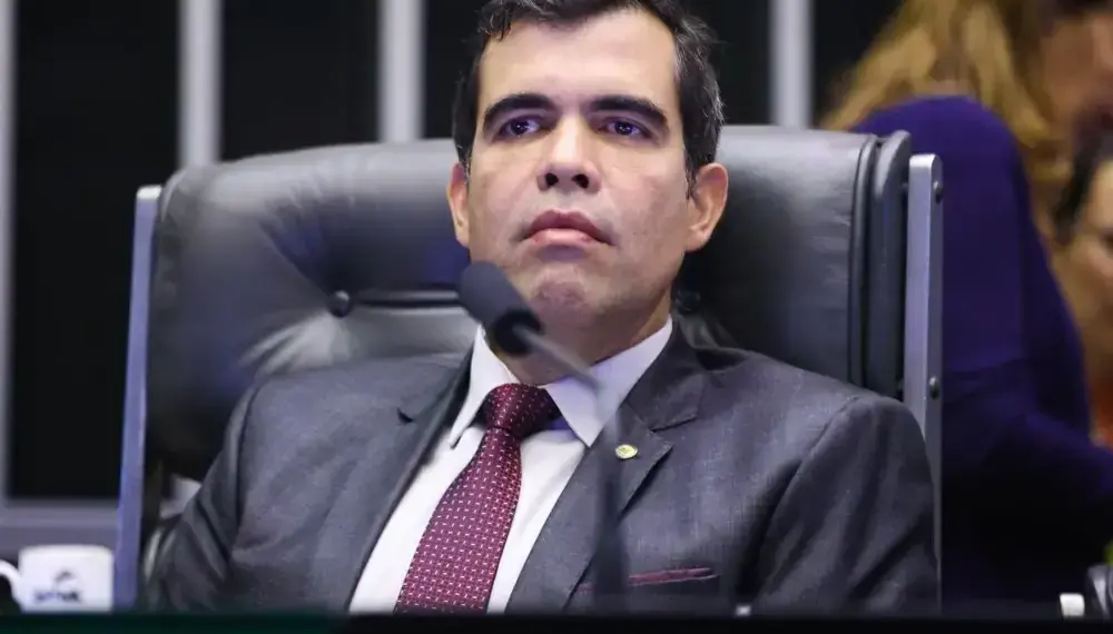 CPMI do INSS aprova pedido de prisão de 21 suspeitos de fraude; Dorinha Seabra e Ricardo Ayres votam favoráveis