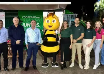 Sicredi marca presença na Feneva e ExpoColinas com soluções financeiras e ações educativas