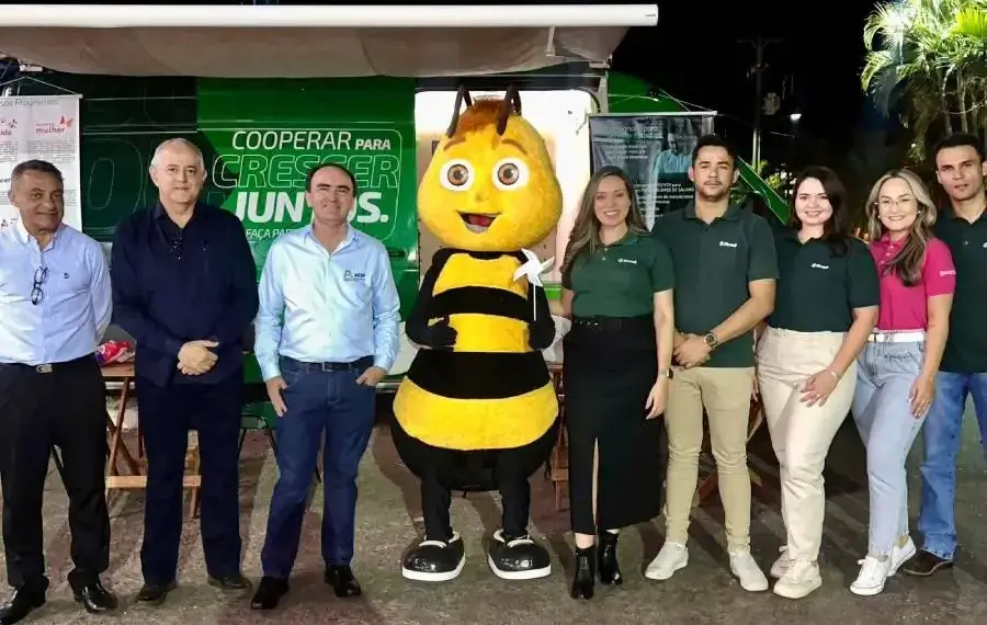 Sicredi marca presença na Feneva e ExpoColinas com soluções financeiras e ações educativas