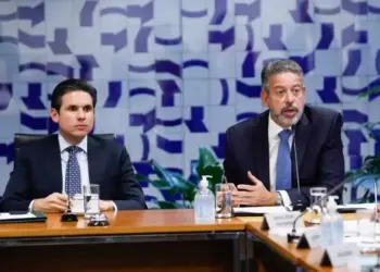 Presidente da Câmara marca votação do projeto de isenção do Imposto de Renda para quarta-feira; relator diz que clima é de contribuição