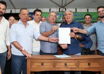 Presença de Toinho Andrade em Figueirópolis, ao lado de Laurez, incomoda Wanderlei e aliados; para Fontoura, governador interino mudará situação de abandono do sul