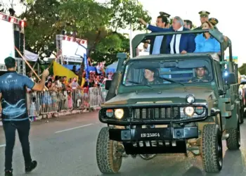 No Desfile de 7 de Setembro, com mais de 10 mil pessoas em Palmas, governador Laurez diz que seu objetivo é que o Tocantins “seja referência para o Brasil”