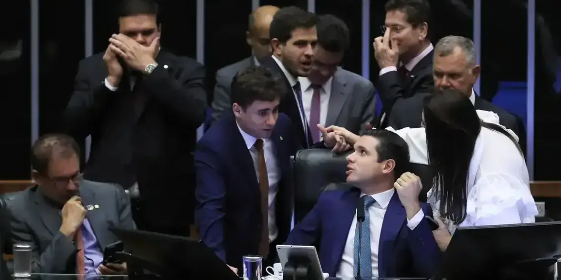 PEC da Blindagem se estenderá a deputados estaduais e distritais