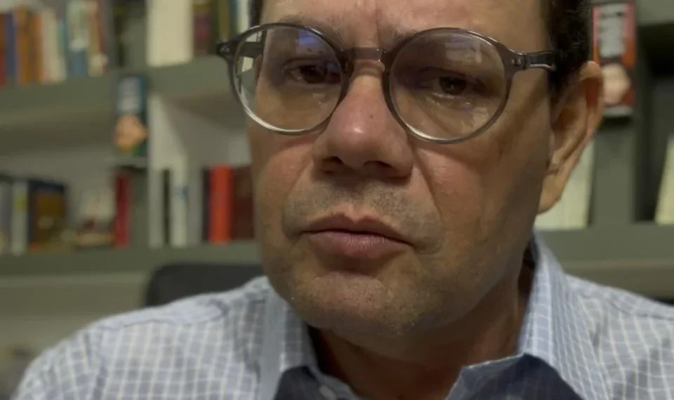 RESUMO | Uso de avião por autoridades precisa ser regulamentado: todos governadores abusam; PEC do Subteto de volta à pauta; depois de CPI, Kasarin agora vai enfrentar impeachment