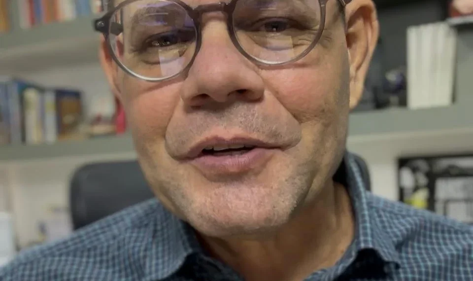 RESUMO | Alfinetadas em rede social marcam fim da “lua de mel” entre Cinthia e Eduardo; uma coisa é fato: dívida herdada no transporte existia e Paço teve que fazer acordo para pagar os R$ 2,5 milhões