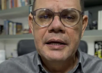 RESUMO | Vereadores se revezam na tribuna em críticas a Cinthia e Eduardo diz que é “pessoa madura” e que “não vive de ofensas”; ATM sai em defesa de Kasarin