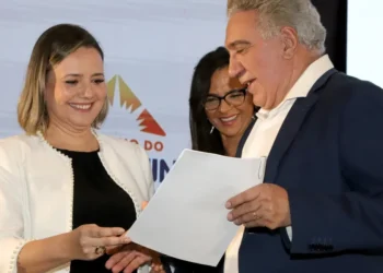 Estado se compromete com regulamentação do Sistema Único de Assistência Social
