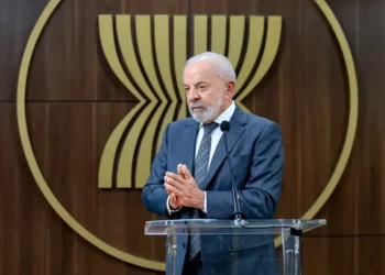 Em reunião com Trump, Lula quer discutir punição a ministros do Supremo e tarifas comerciais