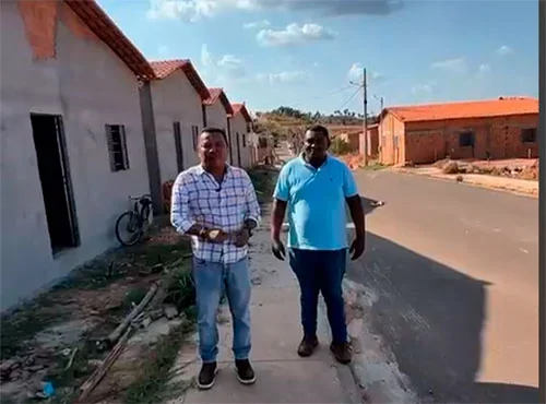 Auri-Wulange afirma que a construção das 150 unidades habitacionais em Axixá do Tocantins é custeada com recurso próprio