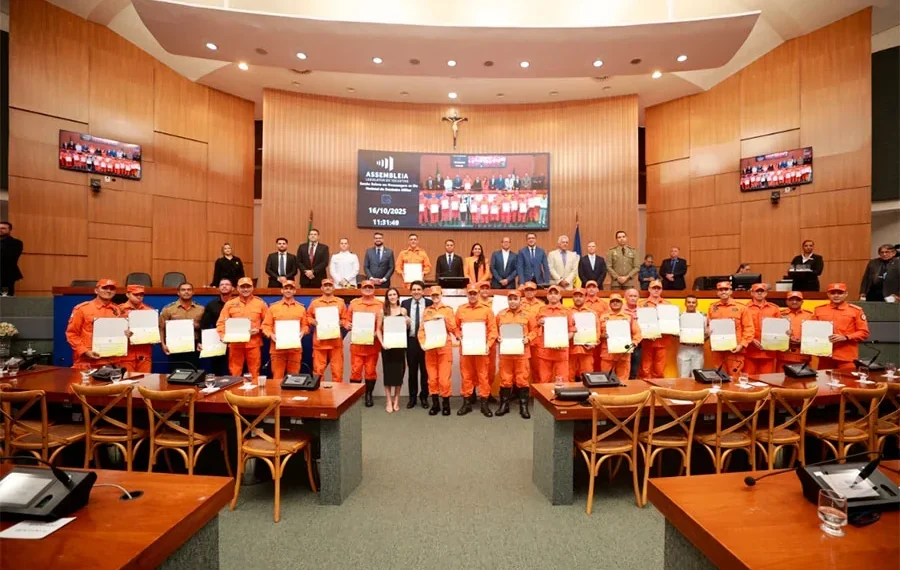 CBMTO é homenageado em sessão solene na Assembleia Legislativa pelo Dia Nacional do Bombeiro Militar