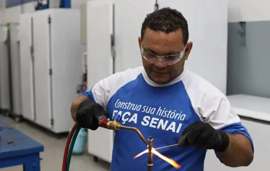 Com crescente demanda da indústria, SENAI Tocantins oferta mais de mil bolsas de estudo para cursos técnicos presenciais e semipresenciais