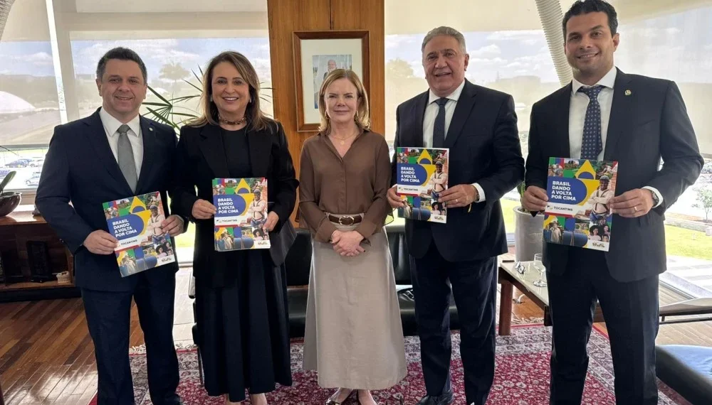 Com senador Irajá e Kátia Abreu, Laurez Moreira tem agenda com a ministra Gleisi Hoffman