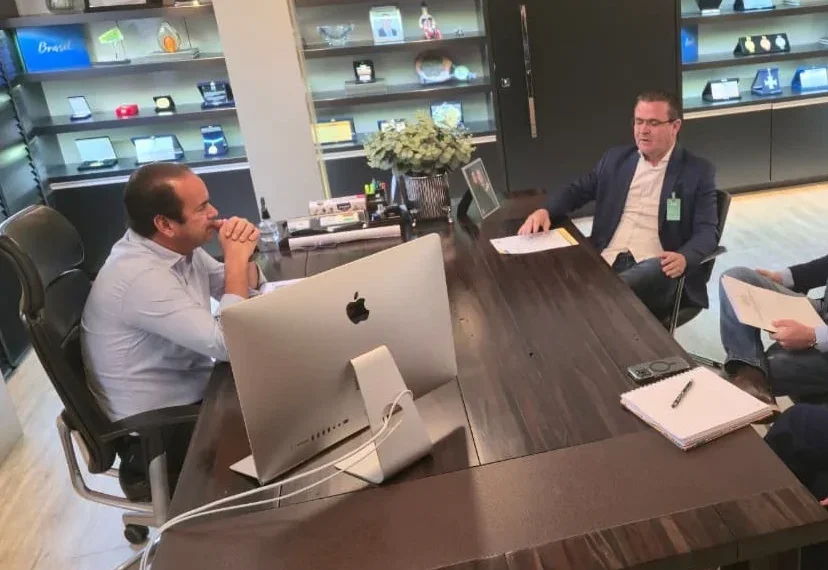 Unidade do Senai em Pedro Afonso é tema de reunião entre Roberto Pires e o prefeito Joaquim Pinheiro