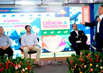 Na abertura da 3ª Semana de Ciência e Tecnologia da Unitins em Palmas, Laurez Moreira dá destaque para a construção do Câmpus de Augustinópolis