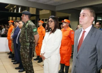 Carlos Amastha prestigia Solenidade Militar do 22º Batalhão de Infantaria Mecanizado