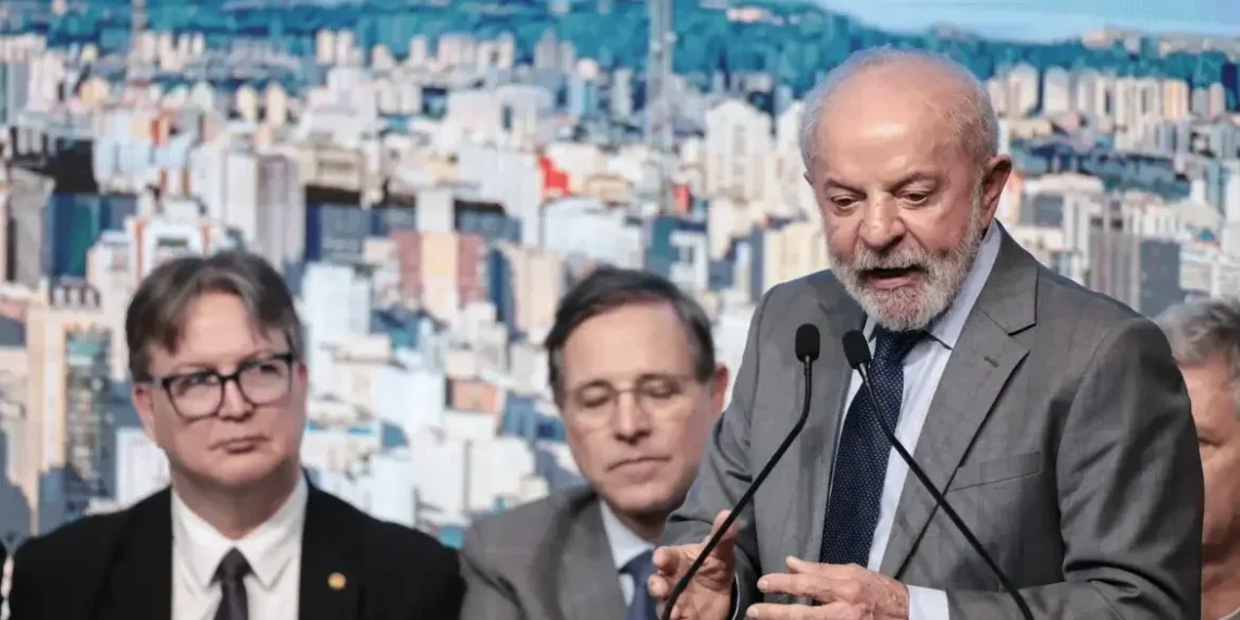 Presidente Lula critica decisão do Congresso de não taxar mais ricos, bets e fintechs