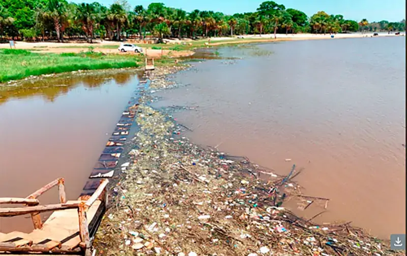 Após fortes chuvas, Prainha do Lago Azul recebe grande quantidade de lixo e Prefeitura de Araguaína orienta população que evite banhar no local