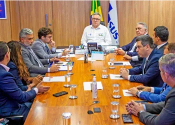 Em Brasília, governador Laurez articula inclusão do Hospital Universitário no PAC e propõe criação de assentamento rural