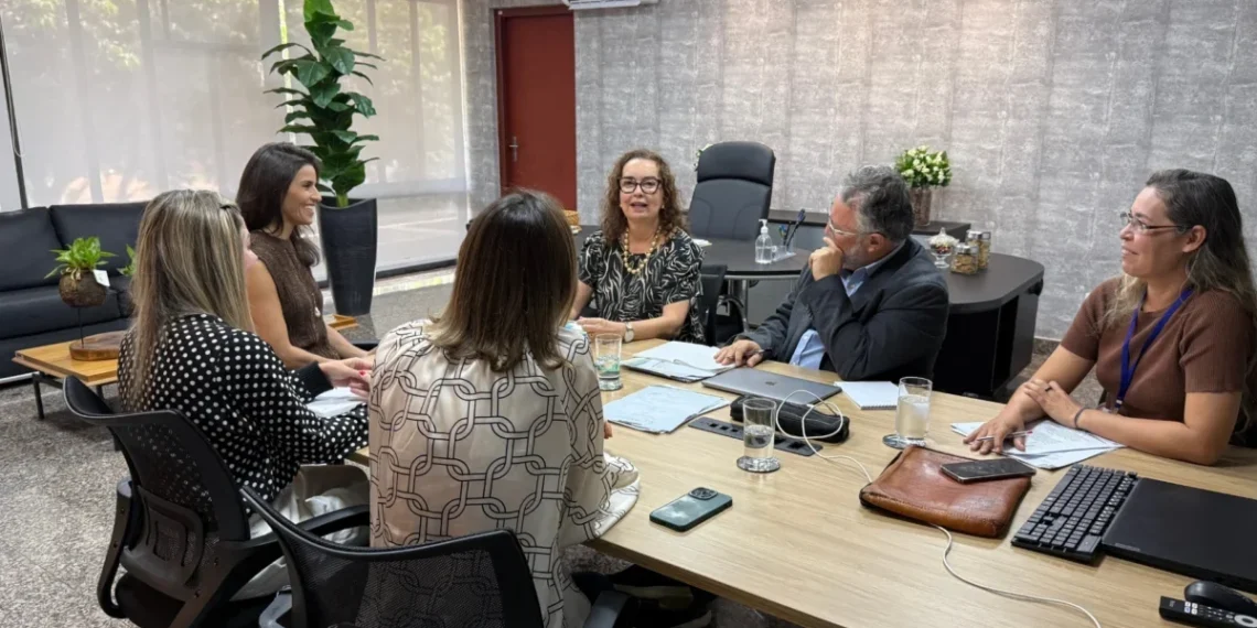 Semarh e Sebem discutem política estadual para animais domésticos no Tocantins