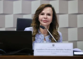 Vai virar lei Projeto da senadora Dorinha que amplia programas de transporte e alimentação escolar a estudantes da rede federal de ensino segue para sanção presidencial