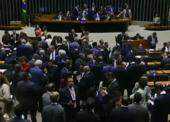Por unanimidade, Câmara aprova isenção do IR para quem ganha até R$ 5 mil; proposta vai ao Senado
