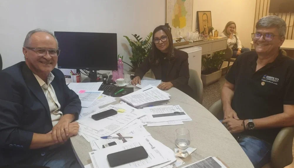 Ailton Araújo recebe reivindicações do Sisepe sobre reajuste de 25%, concurso para o Quadro Geral e extensão do auxílio-alimentação