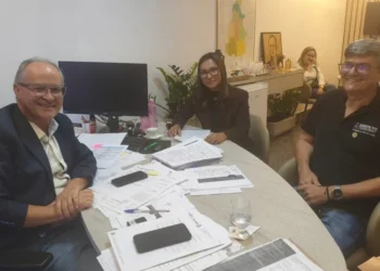 Ailton Araújo recebe reivindicações do Sisepe sobre reajuste de 25%, concurso para o Quadro Geral e extensão do auxílio-alimentação