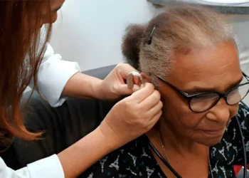 Justiça dá prazo de 30 dias para Estado detalhar fornecimento de próteses auditivas aos pacientes do SUS