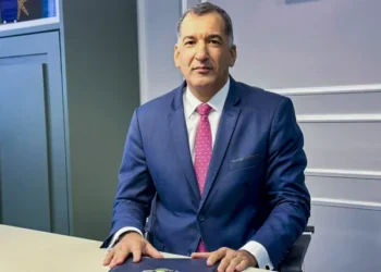 Seduc corta 1.127 contratos e 14 cargos comissionados para otimizar recursos; economia será de R$ 2,7 milhões mensais