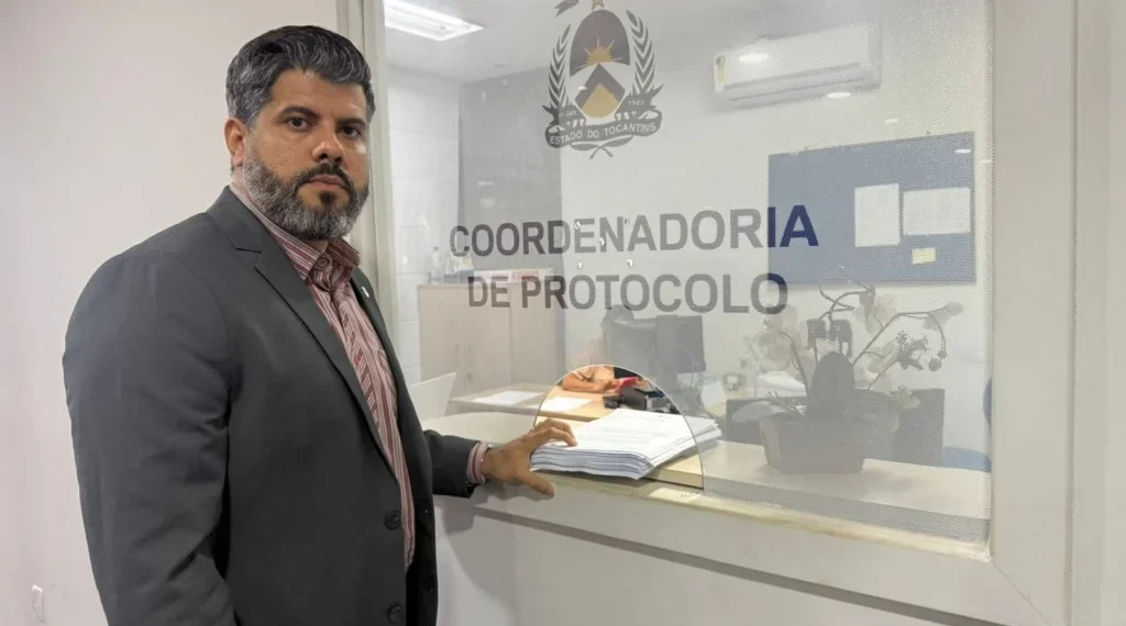 Governador em exercício, Laurez Moreira passa a ser alvo de pedido de impeachment por demissões em massa e ruptura da continuidade administrativa
