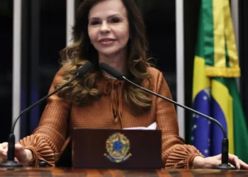 Nova lei da senadora Professora Dorinha assegura transporte e alimentação escolar a estudantes da rede federal rural