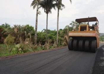 Acesso à Ponte dos Cruz em Taquaruçu recebe pavimentação asfáltica em mais uma obra da Prefeitura de Palmas