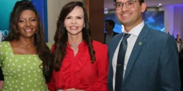 Senadora Dorinha prestigia posse histórica da primeira reitora negra da UFT e reforça luta por Hospital Universitário