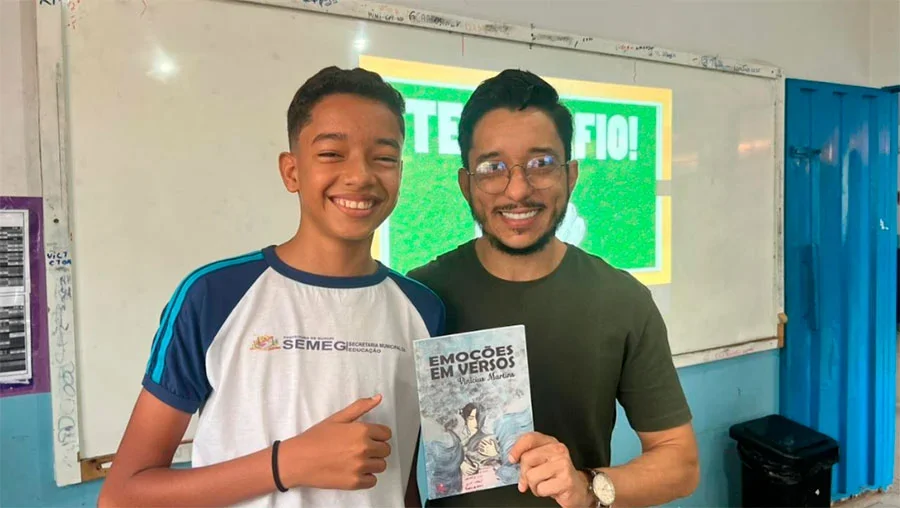 Poeta Vinícius Martins lança seu segundo livro de poesias "Emoções em Versos" em escola de Gurupi