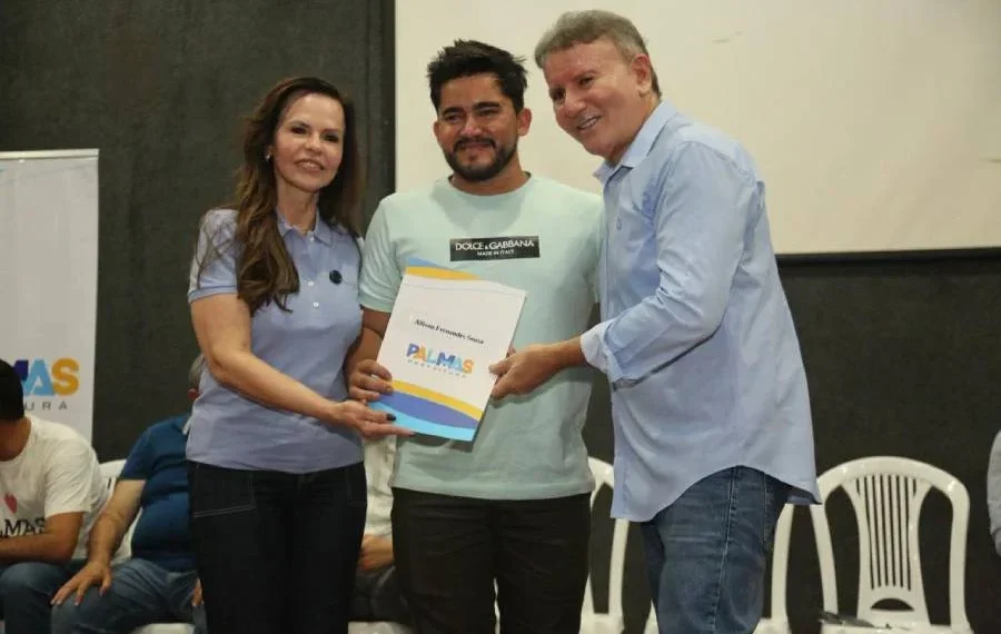 No Bertaville, senadora Professora Dorinha participa da entrega de títulos de propriedade e anúncio de construção da ponte