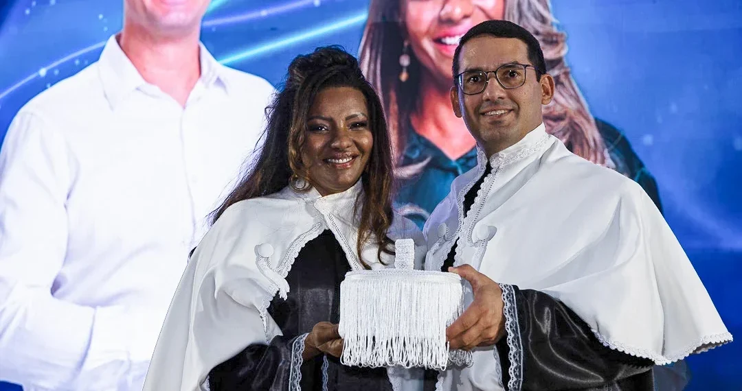 Maria Santana é empossada e torna-se 1ª reitora negra da UFT: “Gestão nasce do diálogo e da escuta ativa”