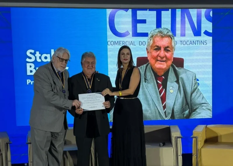 Stálin Bucar recebe comenda da Federação Nacional das Juntas Comerciais em cerimônia no Paraná