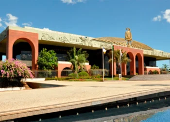 Governo antecipa salário dos servidores estaduais para terça-feira e injeta mais de R$ 560 milhões na economia