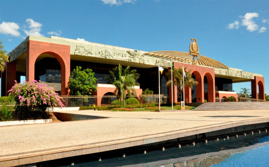 Governo antecipa salário dos servidores estaduais para terça-feira e injeta mais de R$ 560 milhões na economia