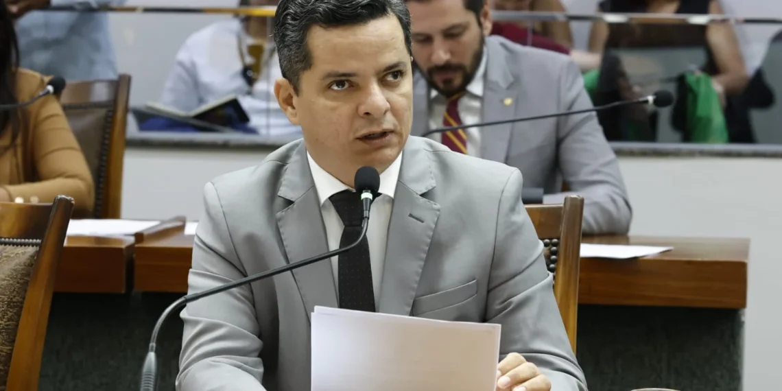 Nova lei estadual estabelece multa de até R$ 10 mil para quem abandonar animais domésticos