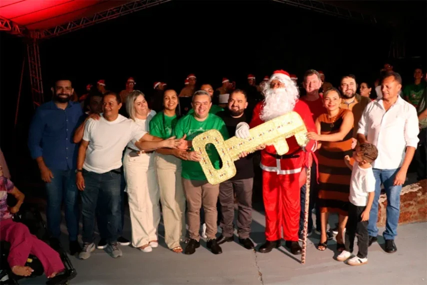 Ascendimento de luzes do Natal Iluminado 2025 em Porto Nacional é aberto: “Renovamos a esperança e fortalecemos o espírito de união”