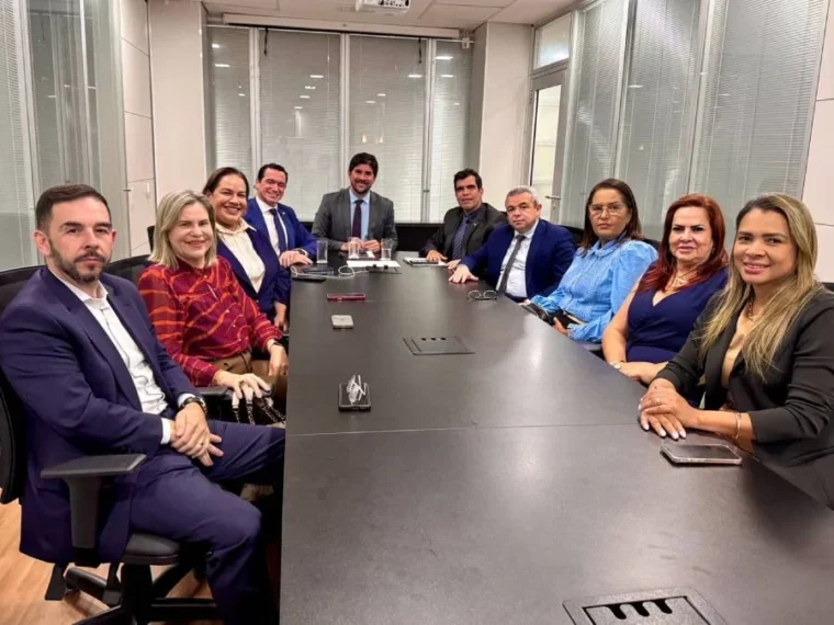 Ricardo Ayres e Alexandre Guimarães anunciam 697 novas moradias do Minha Casa Minha Vida no Tocantins