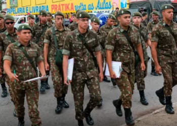 Obrigatório para homens e voluntário para mulheres, alistamento militar de 2026 seguirá até 30 de junho