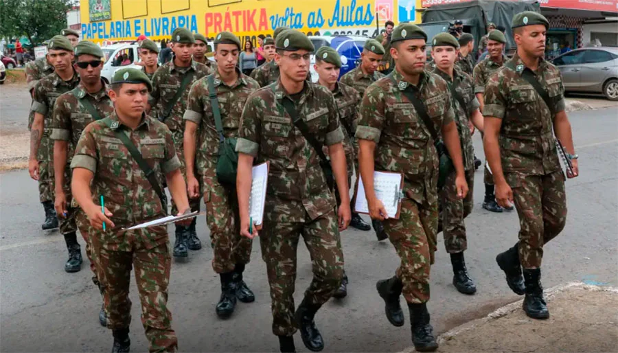 Obrigatório para homens e voluntário para mulheres, alistamento militar de 2026 seguirá até 30 de junho