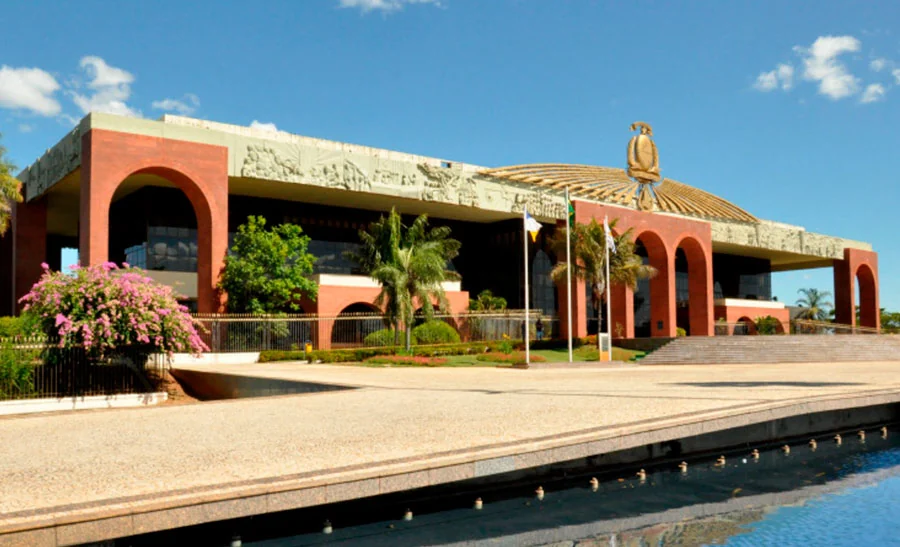 Com mais de R$ 300 mi injetados na economia, governo antecipa salário dos servidores públicos para esta terça-feira