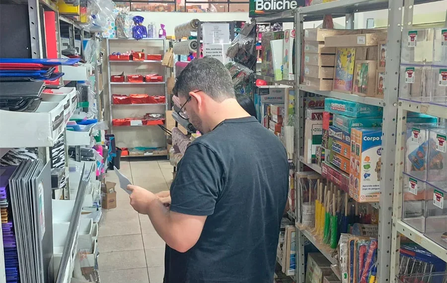 Procon realiza pesquisa de material escolar e variação chega a 171,43% em alguns produtos em Palmas