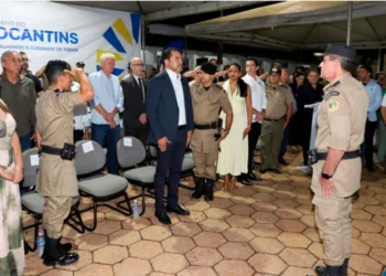 Em Araguaína, governador participa de passagem de comando do 2º Batalhão da PM e anuncia investimentos de R$ 3,5 milhões para unidade